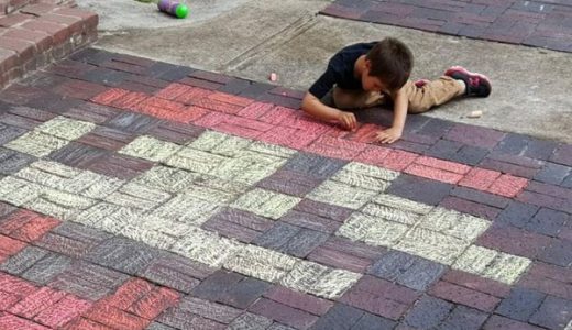 【これは凄い】少年が路上のブロックに落書きした結果が凄い！クオリティ高い