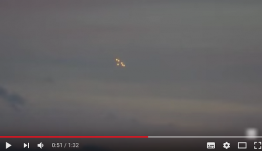 ウクライナ上空で「謎の飛行物体」が激しく閃光を放つ映像が話題に！