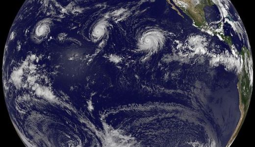 ヤバイ！太平洋が異常事態！台風が同時に３つも暴れる始末
