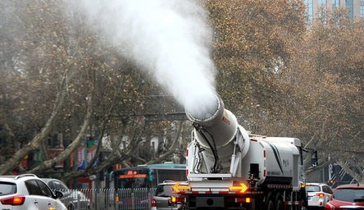 【何だこれは】中国、大気汚染対策で「水大砲」を導入！効果あるのか！？