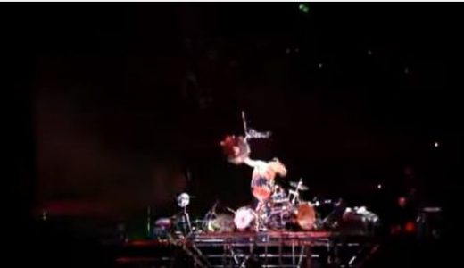 【放送事故】X JAPANがMステで伝説の曲「X」を披露！ドラムセットを壊す！？