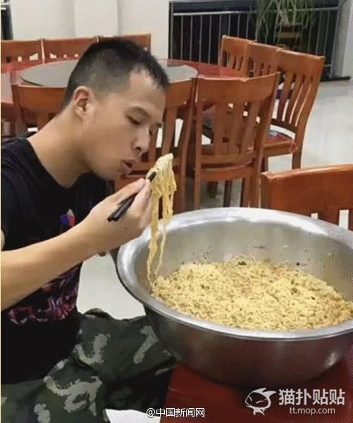 マウンテン超えた タライ 麺 を食う猛者が中国で話題に 秒刊sunday