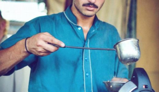 【イケメン過ぎ】パキスタンのお茶売りの青年イケメンだとSNSでで話題に！→女性客殺到
