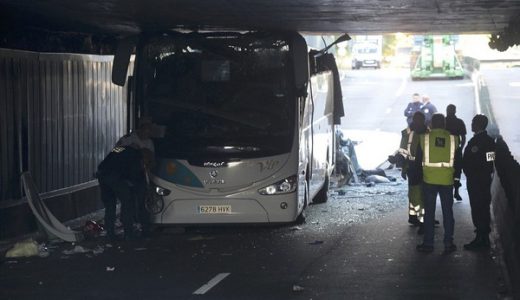 リアルターミネータかよ！バスの上半分がなくなる事故がスペインで発生。