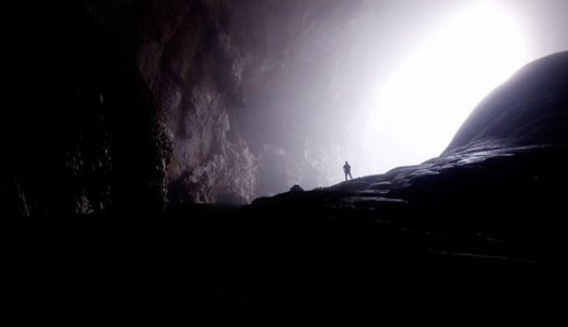 【極限すぎ！】洞窟内を探検するスポーツが怖すぎる！年間死亡者数20人とかマジかよ・・・。