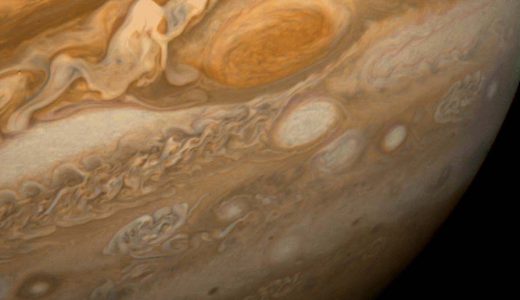 木星の大赤斑に「生命のスープ」が存在する！？水の雲を検出