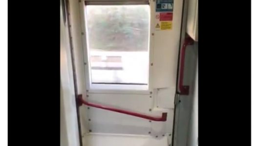 こんなドアの開け方があったのか！イギリス高速列車ドアの意外な開け方！