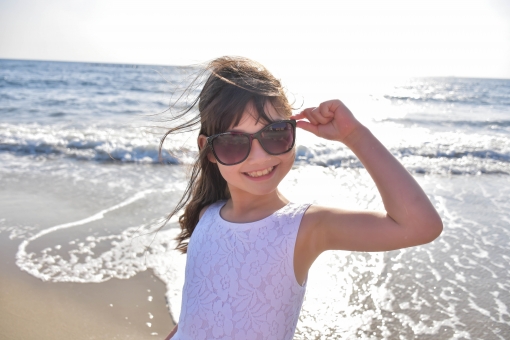 ６歳の美少女「ガンガン」腰をふる動画が世界中でバズる！驚異の1,100万再生！
