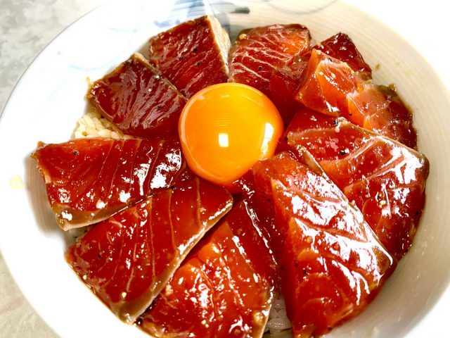 マツコも驚かせた全日本サーモン協会代表直伝のスタミナサーモン丼の最強レシピが話題に