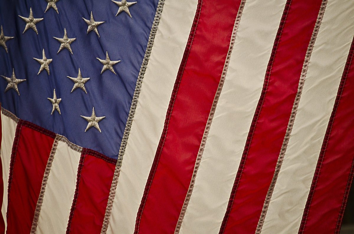 1月20日、米大統領就任式にアメリカ国旗が逆さに掲げられる衝撃事態に | 秒刊SUNDAY