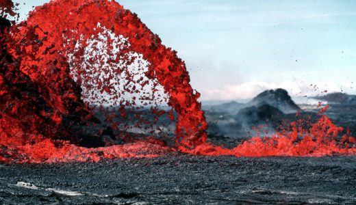 6,000年ぶりに噴火したアイスランドの火山、警告も聞かず映えスポットとして野次馬殺到