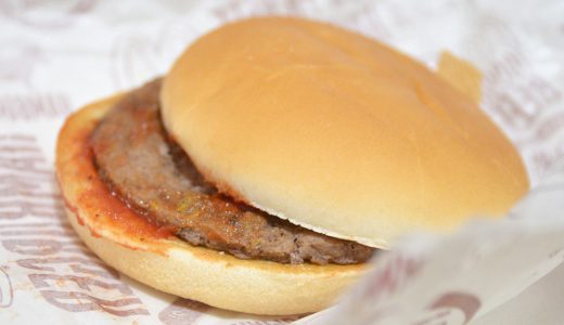 酷すぎる、マクドナルドで「食べかけ」のハンバーガーを提供する従業員の動画が流出