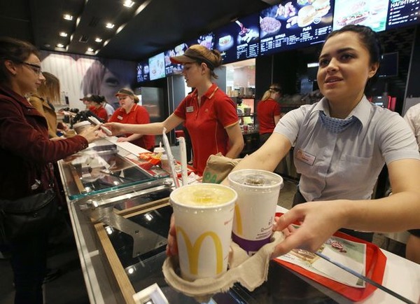 McDonalds-restaurant-in-St-Petersburg