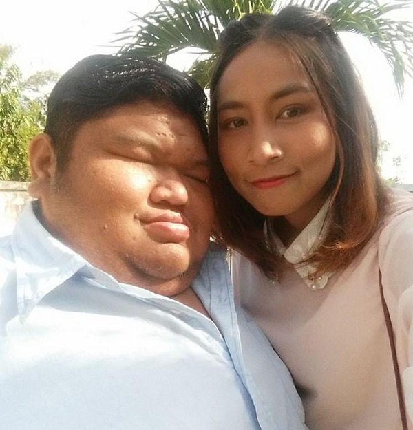 PAY-man-at-19-stone-has-stunning-girlfriend-who-is-7-stoned (5)