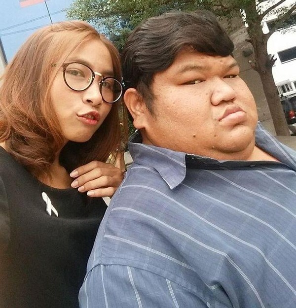 PAY-man-at-19-stone-has-stunning-girlfriend-who-is-7-stoned (4)