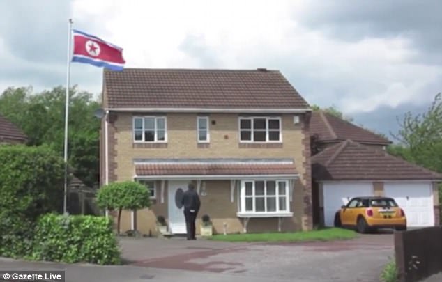 無慈悲 隣の家 突如 北朝鮮 の国旗を掲揚し出したと話題に 秒刊sunday